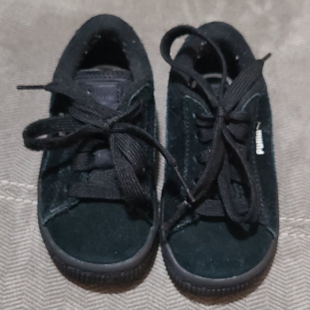Puma Suede  Sneakers size 6C